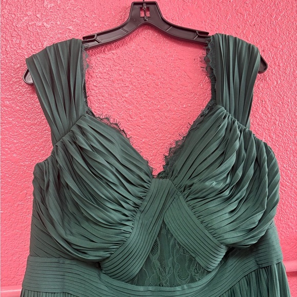 NWT ASOS Green Ruched Sweetheart Midi Dress - Picture 2 of 5